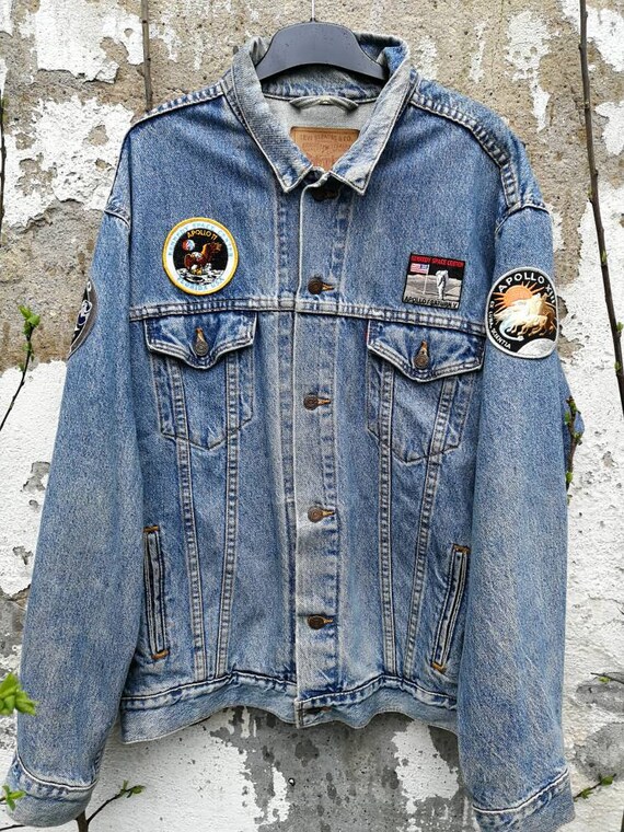 Vintage denim jacket Levi's patches size XL Blue