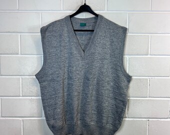 Vintage sweater vest ethnic knitting pattern Size XL basic sweater vest V-neck gray 80s 90s