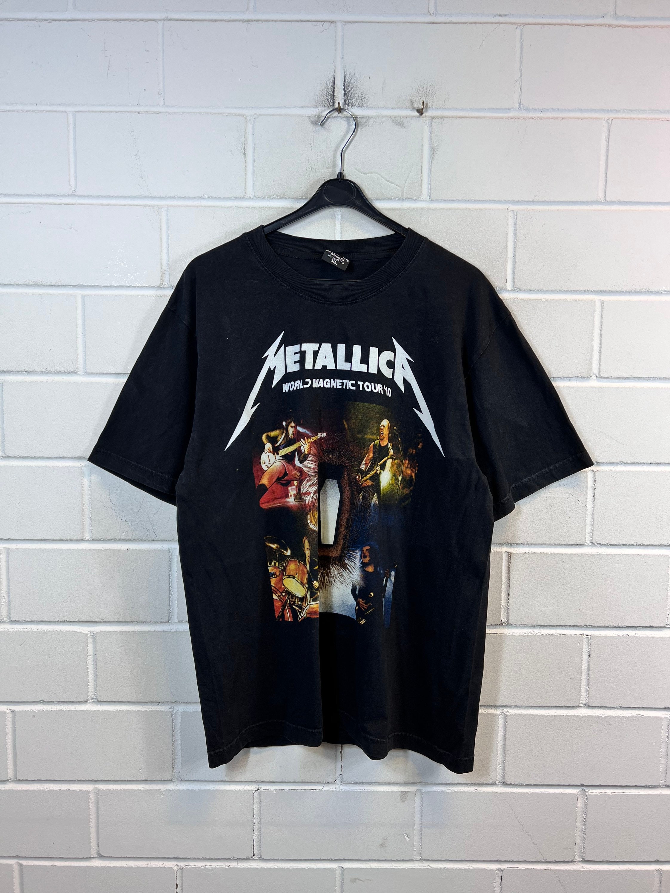 Metallica T-shirt Size XL World Magnetic Tour '10 - Etsy