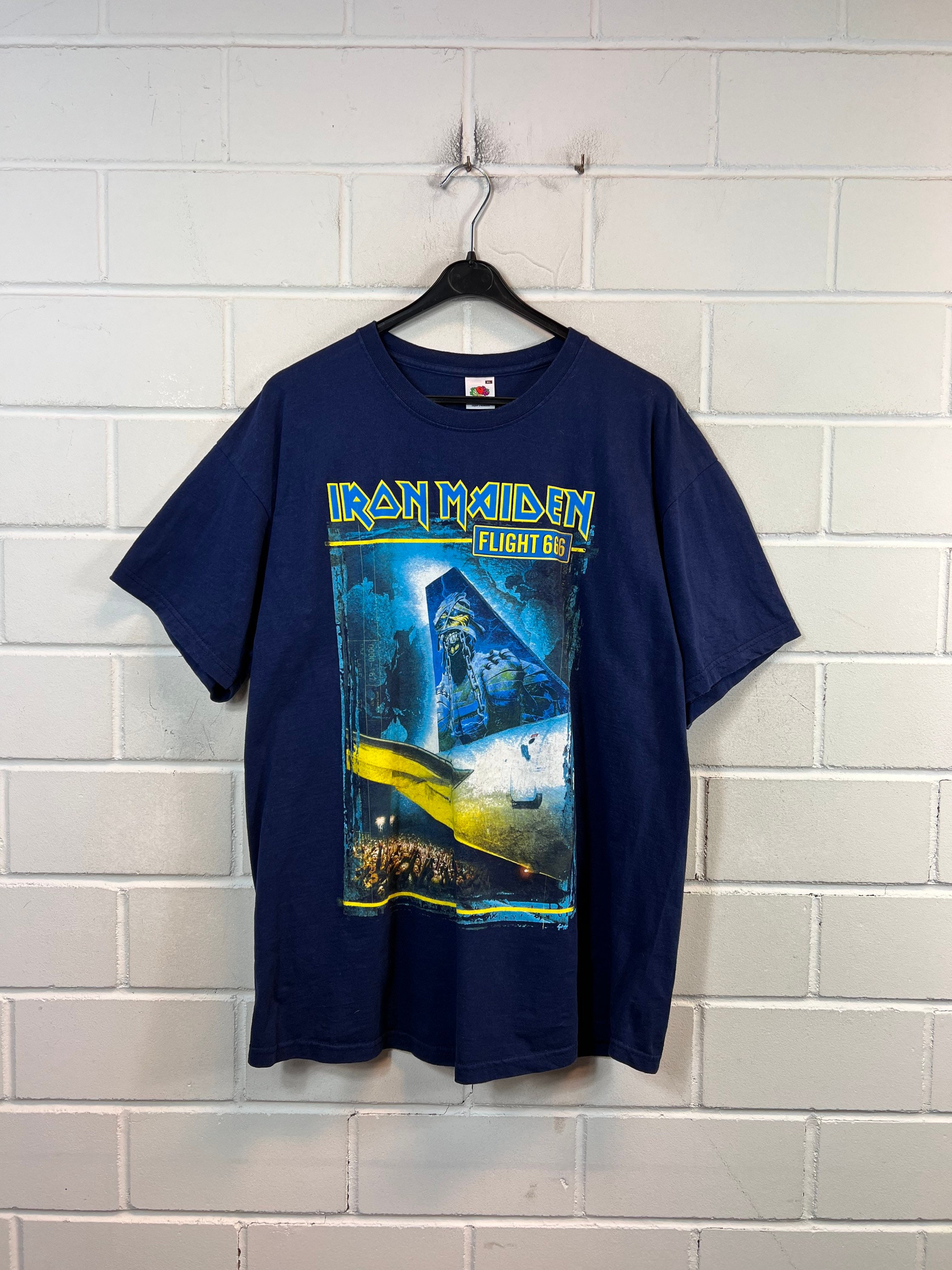 Vintage Iron Maiden T-shirt Size XL Flight 666 Print photo image