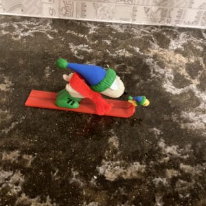 hallmark keepsake christmas ornament peanuts snoopy woodstock skiing / christmas ornaments