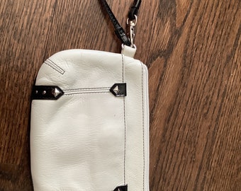 Stone Mountain White Leather with Black patent piping wristlet handbag retired/white leather wristlet/stone mountain retired