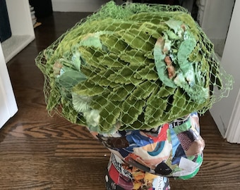 1950's emerald green velvet netted fascinator womans church hat