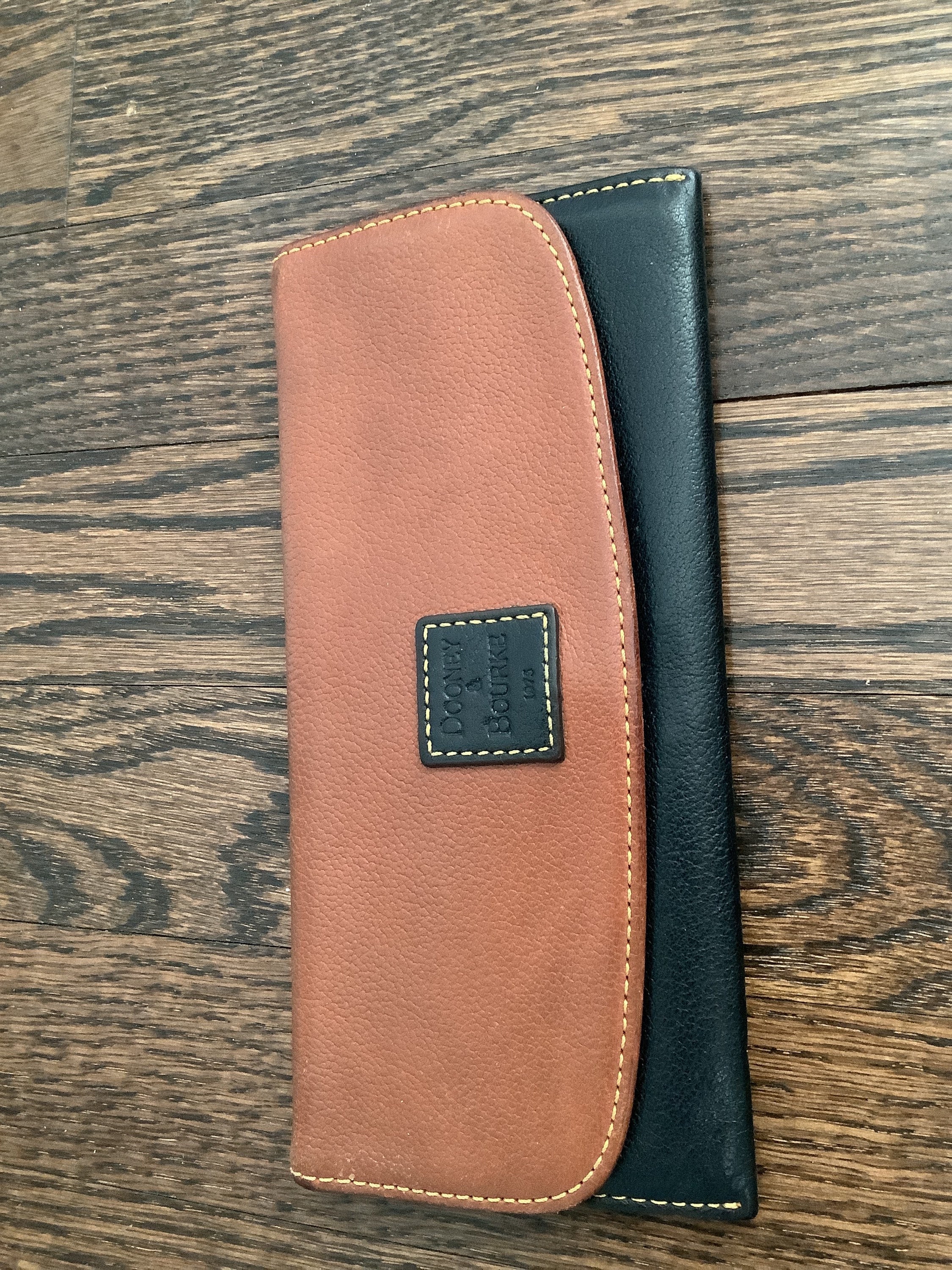 dooney bourke leather wallet