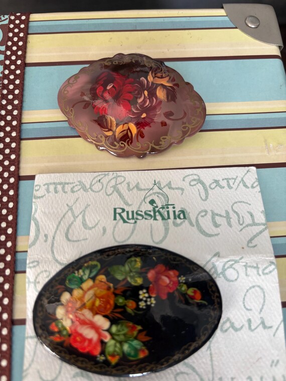 handpainted russian brooch flowers lacquer lot of two/russian brooch pin
