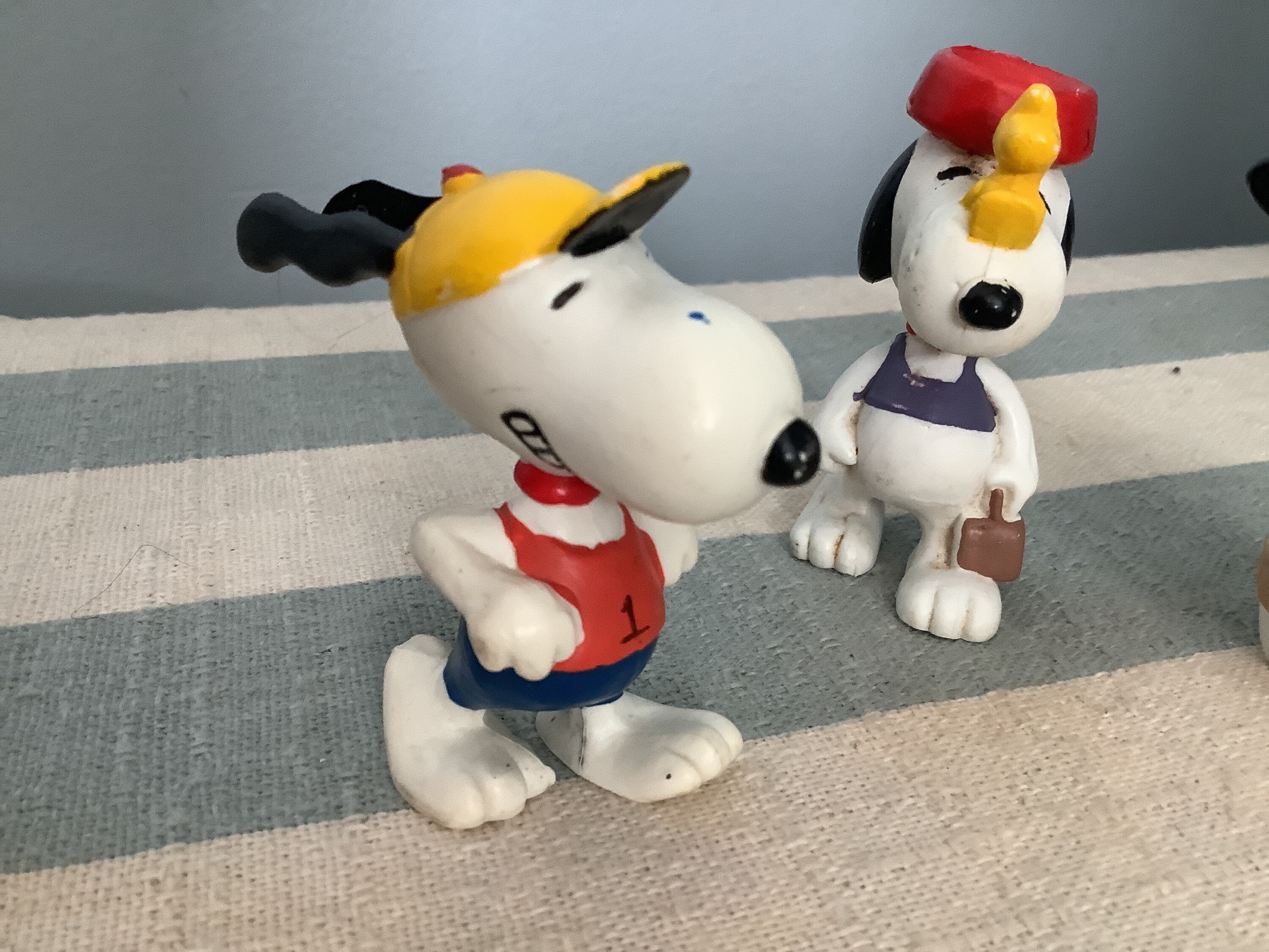 Vintage Peanuts Snoopy Figures Lot of 2 United Feature Syndicate