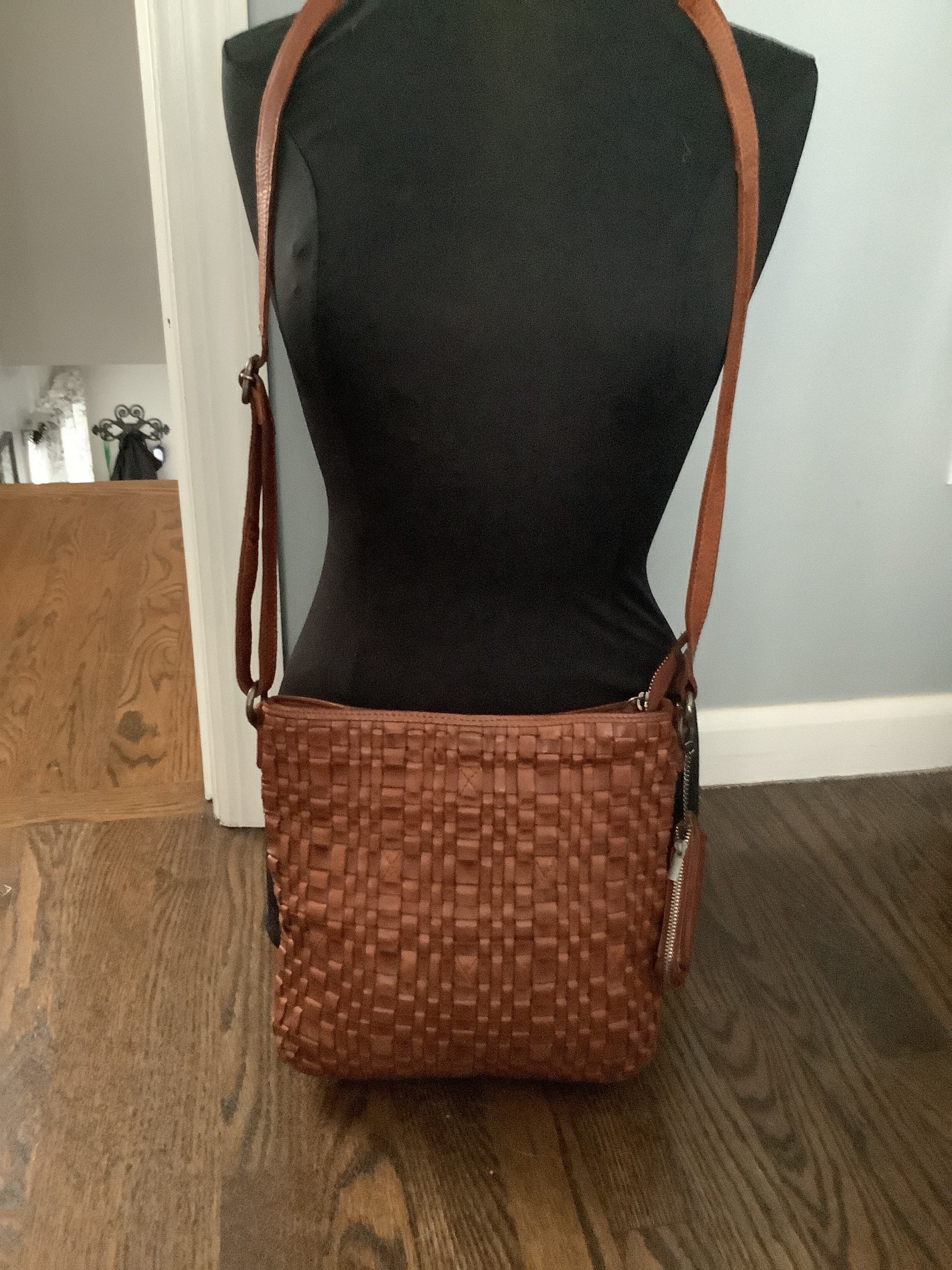 Vilenca Holland Woven Brown Leather Crossbody Handbag 