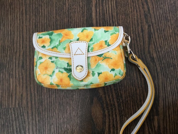 Dooney and bourke yellow - Gem Dooney and bourke yellow - Gem