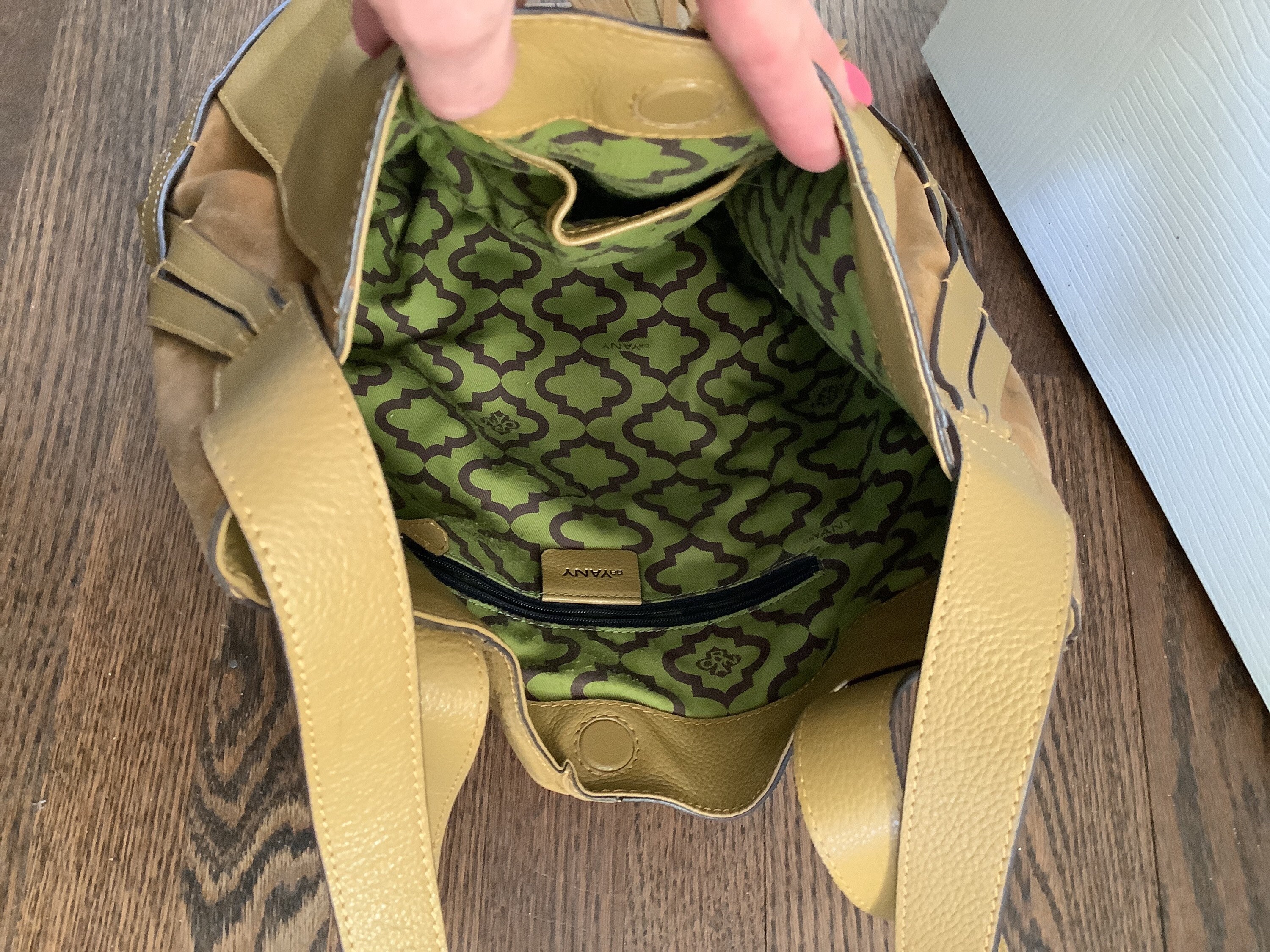 Dr yany purse hotsell