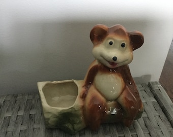 Vintage Pflanzer Bär sitzend auf Holzstamm handbemalt Japan /1950er Jahre Pflanzgefäße/Bär Pflanzgefäße