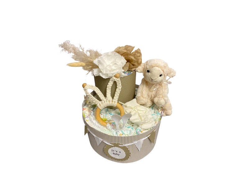 Windeltorte Schaf beige weiss boho Natur Torte Geburt Taufe Geschenk Baby Kuchen Babyshower Babyparty Gräser Makramee Bild 1