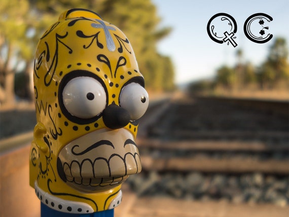 Giant Homer Simpson PEZ Dispenser. - Día De Los Muertos - Day of
