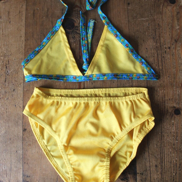 Maillot de bain 2 pièces bikini jaune des années 70 - Stock ancien neuf - Taille 8 ans