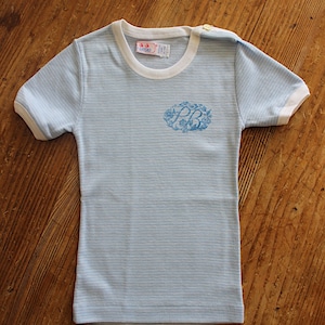 70 年代のスモール バトー ファイン ストライプ コットン ジャージ T シャツ - 新入荷 - サイズ 6 か月と 1 年