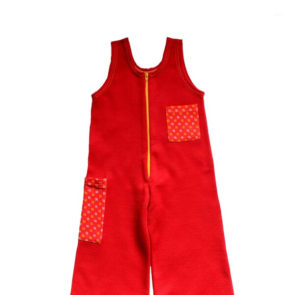 Salopette en jersey rouge et poches fleuries - Stock Neuf - Taille 4 ans