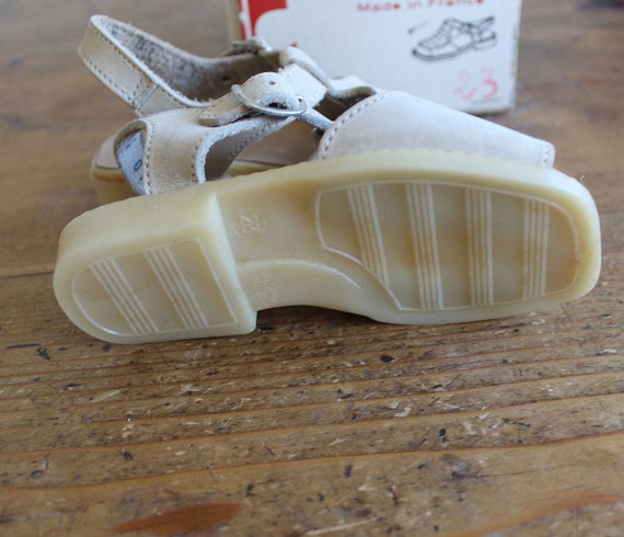 French vintage 50/60's beige suede sandals - NOS … - image 3