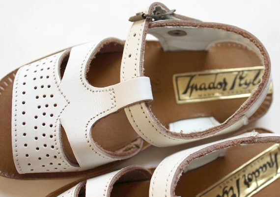 French vintage 60/70 's white leather sandals - N… - image 3