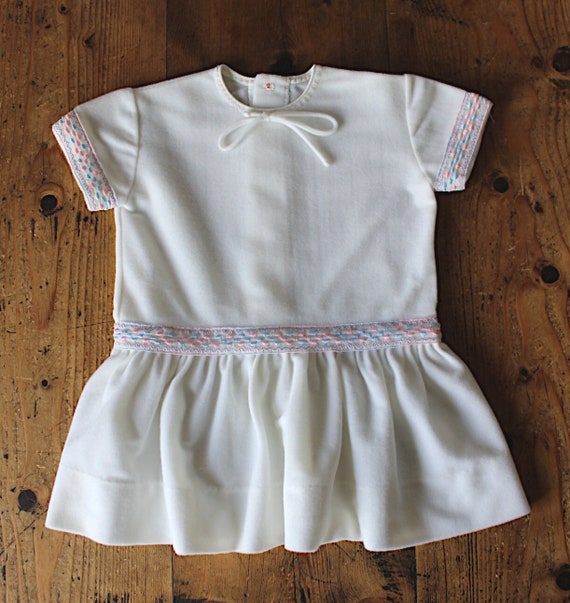 Robe Neuve Avec étiquettes Fille - Blanche Avec Rose - Taille 4 - Marque Tip Top - Occasion Spéciale
