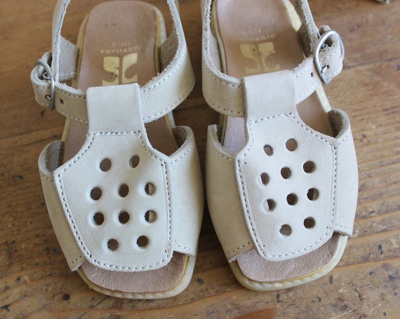 French vintage 50/60's beige suede sandals - NOS … - image 2