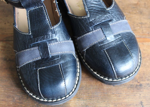 Zapatos abiertos en cuero azul marino Vintage de los años 70/80 Talla EU 20/21/25 Zapatos Zapatos para niño Sandalias Stock Nuevo 