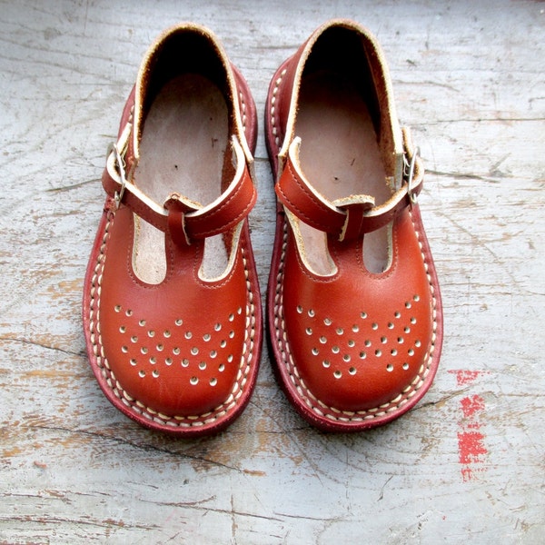 French vintage 50's / kids shoes / sandal shoes / " mahogany " brown leather / new old stock / EU 27 / US 10,5 / UK 9