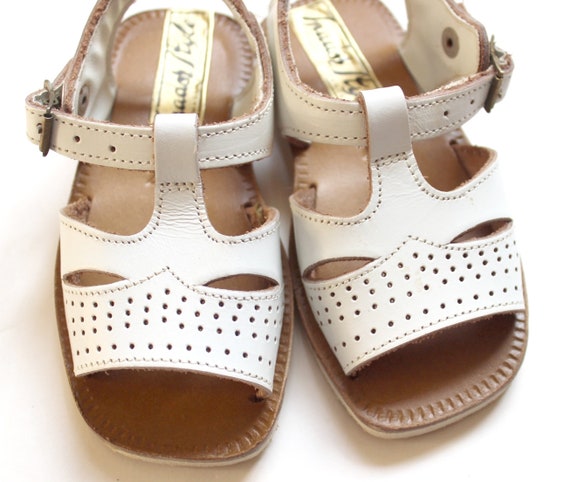 French vintage 60/70 's white leather sandals - N… - image 2