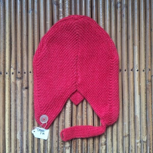 Vintage 1960/70&#39;s red knitted hat - New old stock - Size 1 year