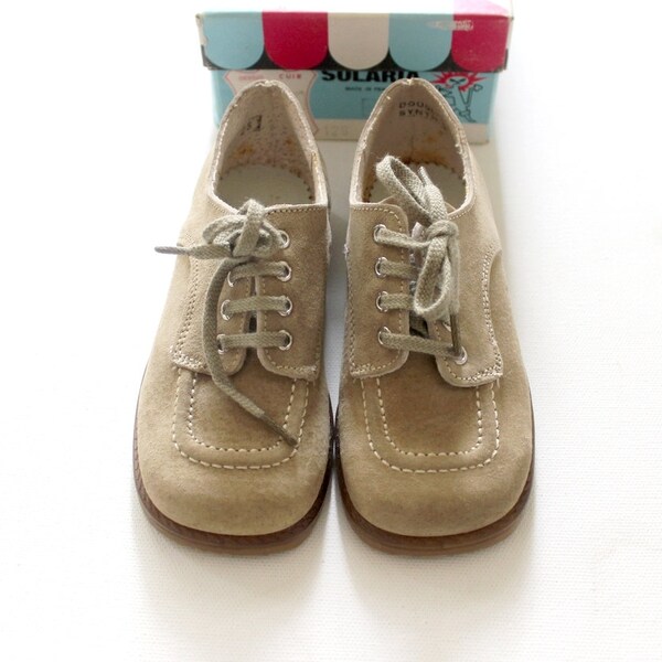 French vintage 70's / kids / suede shoes / new old stock / size 25 ( EU ) / 8 ( US ) / 7,5 ( UK )