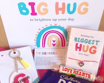 Abrazo personalizado en una caja / Regalo de cumpleaños / Anímate / Recupérate pronto / Te extraño / Regalo de buzón de arcoíris, mejor amiga, canasta de chocolate BFF