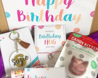 Regalo de feliz cumpleaños para ella / Regalo para mujer por correo / Mejor amiga / Abrazo en una caja / Arcoíris / Paquete de regalo personalizado / Mamá