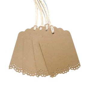10 Doily Spitze Grenze Tags, leere Kraft Geschenkanhänger, Vintage Doily, Wunsch Baum Tags, Brautdusche, Baby-Dusche-Tags, rustikale Hochzeit Gunsten Tags