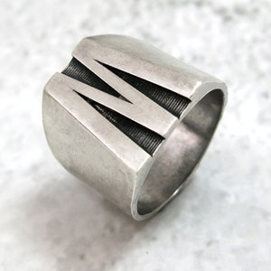 Anillo inicial, anillo de letra de plata, anillo inicial grueso, anillo M, anillo inicial del hombre, anillo del alfabeto, anillo de letra personalizada, anillo inicial personalizado