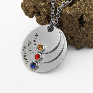 Collar de nombre de los niños, collar de la familia, collar de la madre, joyería personalizada, collar grabado, collar de la abuela, piedra de nacimiento del collar del nombre
