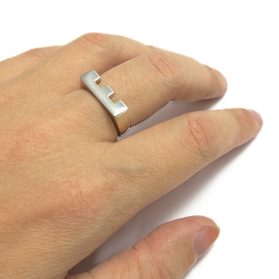 Initial deals e ring