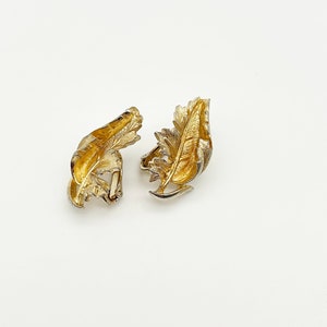 Vintage Gold Tone Leaf Earrings | clip on