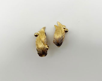 Vintage Gold Tone Leaf Earrings | clip on