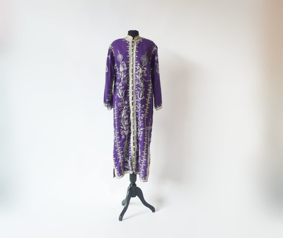 1970s Moroccan Purple Caftan With Soutache Trim - image 2