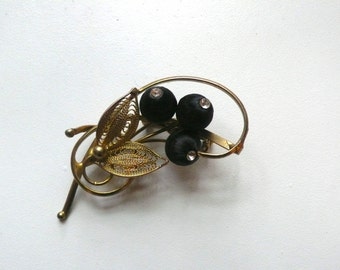 Vintage Gold Tone Filigree Berry Brooch | pin