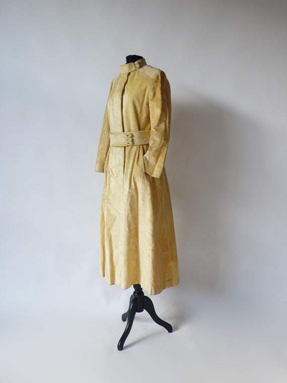 1970s Women's Pale Yellow Crushed Velvet Coat | S… - image 4