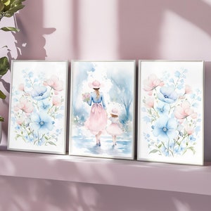 Set di poster con madre e figlia che si tengono per mano. Dipinti per la cameretta di una bambina. Decorazioni floreali per la casa. Arte murale per la cameretta dei bambini. Fiori blu e rosa.