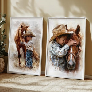 Set di poster country western. Dipinti di cowboy e cavalli. Arredamento rustico per la casa Southern Living. Ragazzo che abbraccia un cavallo castagno. Camera da letto, sala giochi