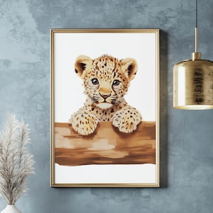 Poster di cucciolo di ghepardo. Arte murale per la cameretta di un cucciolo di ghepardo. Decorazione per la camera da letto di bambine e bambini. Acquerello di animali selvatici. Decorazione murale a tema savana.