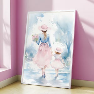 Poster di madre e figlia che si tengono per mano. Dipinto per la cameretta di una bambina. Decorazione floreale per la casa. Arte murale per la cameretta dei bambini. Fiori blu e rosa.