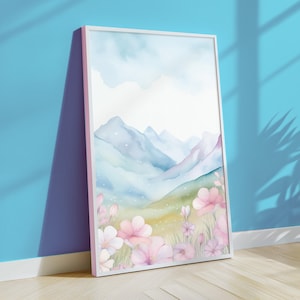 Poster con paesaggio montano opzione 2. Dipinto per bambini piccoli. Decorazione per la casa con catena montuosa. Arte murale per la cameretta dei bambini con fiori rosa.