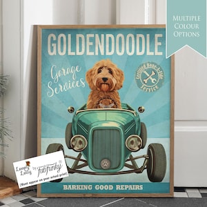 Stampa artistica di cane Goldendoodle in auto hot rod, poster di officina, cane divertente in stile vintage, stampa personalizzata di auto d'epoca, decorazione da parete per garage