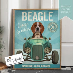 Stampa artistica del cane Beagle in auto hot rod, poster dell'officina, cane divertente in stile vintage, stampa personalizzata di auto d'epoca, decorazione da parete del garage della caverna dell'uomo