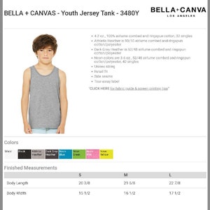 K&ouml;nnte beinhalten: Ein graues Jugend-Jersey-Tanktop mit einem Bella + Canvas-Logo und Produktdetails. Das Tanktop ist in verschiedenen Farben erh&auml;ltlich, darunter Wei&szlig;, Schwarz, Athletik-Heather, Dunkelgrau-Heather, Neonblau, Neongr&uuml;n, Neonrosa und Neongelb. Das Tanktop besteht aus 4,2 oz, 100 % Airlume-gek&auml;mmter und ringgesponnener Baumwolle, 32 F&auml;den. Das Tanktop ist in Unisex-Gr&ouml;&szlig;en erh&auml;ltlich und hat eine normale Passform. Das Tanktop hat Seitenn&auml;hte und ein abrei&szlig;bares Etikett. Das Tanktop ist in den Gr&ouml;&szlig;en S, M und L erh&auml;ltlich. Die Ma&szlig;e f&uuml;r jede Gr&ouml;&szlig;e sind in Zoll angegeben. "KLICKEN SIE HIER f&uuml;r den Stoffguide und Tipps zum Siebdruck"