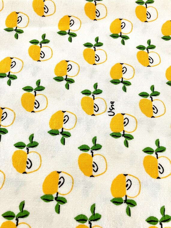 Vera Neumann Vintage Summer Tablecloths Red and Yellow Apple All Over Print Retro Tableware Summer Picnic Decor Vintage Kitchen 1980's Style