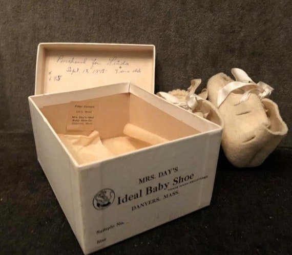 Vintage 1940's Baby Shoes Original Box - Mrs. Day'