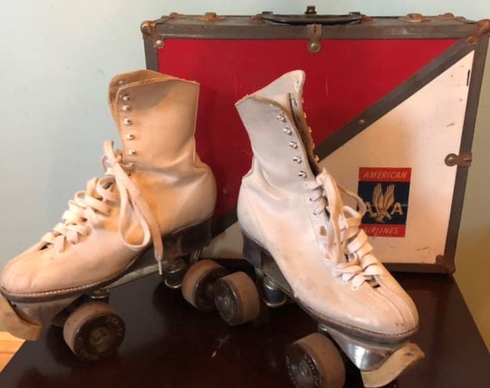 Vintage Ladies Cleveland Roller Skates Mid Century Modern MCM Case Fo